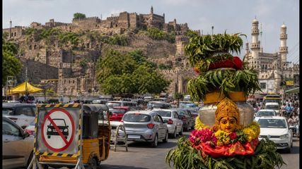 Planning a Bonalu Visit to Golconda Fort? Check These Crucial Traffic Diversions and Parking Rules