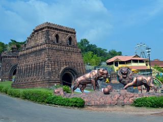 കാഴ്ചയ്ക്ക് കൊള്ളാവുന്നതാണ് കണ്ണൂര്‍