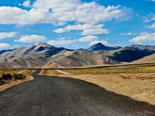 ത്രി‌ല്ലടിപ്പിക്കുന്ന യാത്രയ്ക്ക് ലേ - മണാലി ഹൈവേ