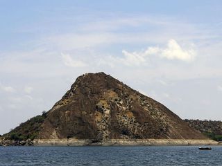 പൊള്ളാച്ചിയില്‍ നിന്ന് തിരുമൂര്‍ത്തി മലയിലേക്ക്