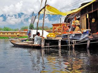 കശ്മീ‌രില്‍ ‌യാത്ര പോകുന്നത് സുരക്ഷിതമാണോ? കശ്മീര്‍ യാത്രയേക്കുറിച്ച് അറിയേണ്ടതെല്ലാം