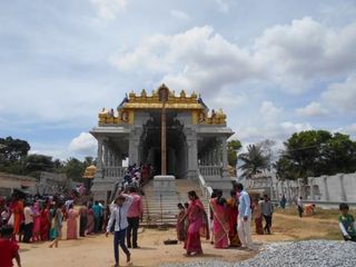 ഒറ്റക്ക‌ല്ലിൽ തീർത്ത, ലോകത്തിലെ ഏറ്റവും ‌വലിയ നാഗപ്രതിമ