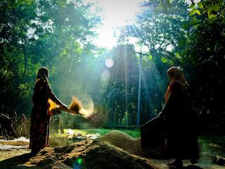 മധുരമനോജ്ഞ കമ്മ്യൂണിസ്റ്റ് ത്രി‌പുര സുന്ദരി