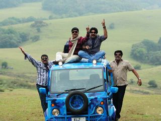 ഹാപ്പി ഹസ്ബന്റാകാൻ ഭാര്യയുടെ കണ്ണുവെട്ടിച്ച് 10 യാത്രകൾ