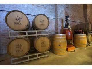 സുല മുന്തിരിത്തോപ്പിലേക്ക് മുംബൈയിൽ നിന്ന് ഒരു യാത്ര