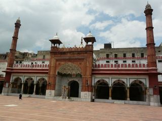 ഫത്തേപൂരി മസ്ജിദ്- കഥപറയുന്ന പ്രാര്‍ഥനാലയം