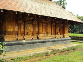 ചുവര്‍ചിത്രങ്ങള്‍ കഥപറയുന്ന തൊടീക്കളം ക്ഷേത്രം