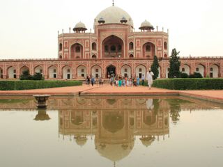ഭാര്യമാര്‍ പണിത സ്‌നേഹസ്മാരകങ്ങള്‍