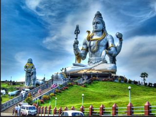 മാനം മുട്ടുന്ന വിസ്മയക്കാഴ്ചയൊരുക്കി മുരുഡേശ്വര്‍