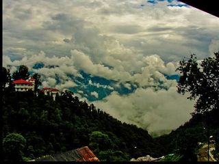 മുസൂറിയിലെ ചുവന്ന മലയിലേക്കൊരു യാത്ര