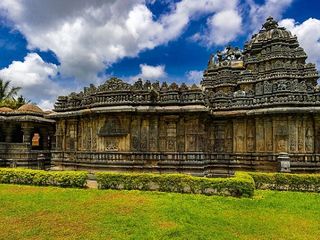 ചരിത്ര സ്നേഹികളും സഞ്ചാരികളും ഒരിക്കലെങ്കിലും കണ്ടിരിക്കേണ്ട ഹസ്സാനിലെ സുന്ദരമായ ക്ഷേത്രങ്ങൾ!