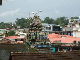 നിവേദ്യം കയ്യിലെടുത്തു ശ്രീകോവിൽ തുറക്കുന്ന ക്ഷേത്രം