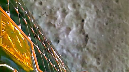 ചന്ദ്രയാൻ മൂന്ന്- സോഫ്റ്റ് ലാൻഡിങ് ദൃശ്യങ്ങൾ പുറത്തുവന്നു, പ്രഗ്യാൻ റോവർ പണി തുടങ്ങിയിട്ടേയുള്ളൂ!