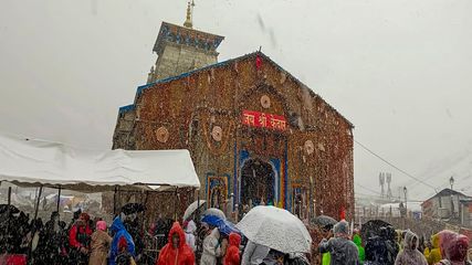 കേദാർനാഥും യമുനോത്രിയും അടച്ചു, കേദാർനാഥന് ശൈത്യകാലത്ത് വിശ്രമം ഉഖിമഠത്തിൽ