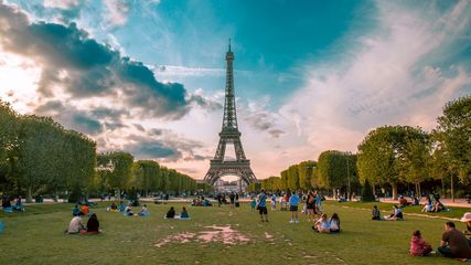 ഐഫൽ ടവറിൽ ഇനി യുപിഐ വഴി പണമടയ്ക്കാം! കറന്‍സി മാറ്റി പൈസ കളയേണ്ട!