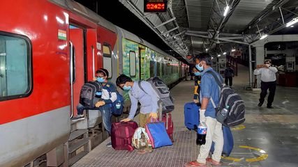 ട്രാക്ക് അറ്റുകുറ്റപ്പണി: ട്രെയിൻ സർവീസുകളിൽ മാറ്റം, വഴി മാറിയേടുന്നത് 9 ട്രെയിനുകൾ, വിശദമായി അറിയാം