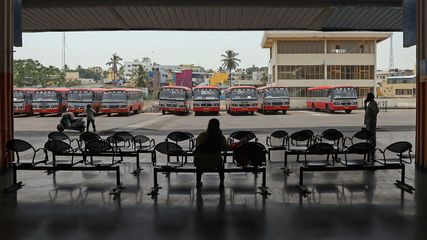 പൂജാ അവധിക്ക് നാട്ടിലേക്ക് ടിക്കറ്റ് കിട്ടിയില്ലേ? സ്പെഷ്യൽ സർവീസുമായി കർണ്ണാടക ആർടിസി, സുഖമായി നാട്ടിലെത്താം