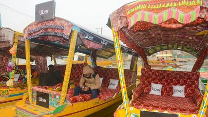 ഊബര്‍ ആപ്പിൽ ഷിക്കാര ബുക്കിങ്, ദാൽ തടാകത്തിൽ ഷിക്കാര സവാരി ഇനി ഈസി, ജലഗതാഗത രംഗത്തേയ്ക്ക കടന്ന് കമ്പനി