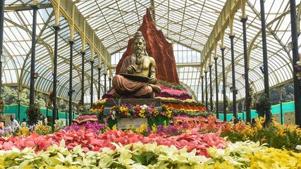 ബെംഗളൂരു ലാൽബാഗ് പുഷ്പമേള തുടങ്ങി.. വാരാന്ത്യവും വൈകുന്നേരവും ഇനി ഇവിടെ! ഫ്ലവർഷോ പാർക്കിങ് നിയന്ത്രണങ്ങൾ