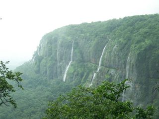 ఇండియా లోని అద్భుత లోయలు !