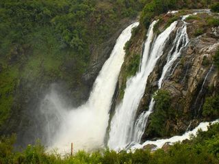 శివ సముద్రం - కావేరి నది రెండుగా చీలే ప్రదేశం !!