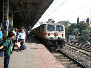 నిండు గోదావరిలా ... గోదావరి ఎక్స్‌ప్రెస్ ప్రయాణం !