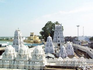 ఎన్నో విశిష్టతల దివ్య క్షేత్రం ... వేములవాడ !!