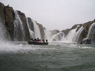 కర్నాటక లో తెప్పల విహార క్యాంప్ లు !