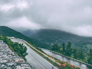 చత్ర - సుందర దృశ్యాల పట్టణం !