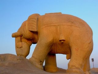 టోంక్ - కట్టడాలలో చరిత్ర గాధలు !