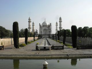 తాజ్ మహల్ ను పోలిన 6 కట్టడాలు !