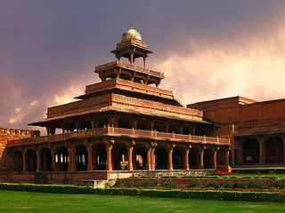 ఫతేపూర్ సిక్రీ - అక్బర్ కట్టించిన సుందర నగరం !