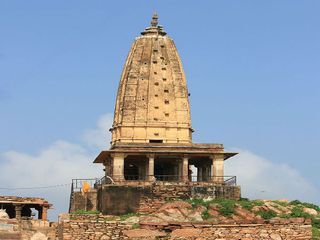 సికార్ - చారిత్రక గాధల నగరం !