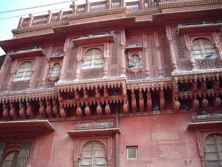 ఫలోదీ - ఆకర్షించే వారసత్వ కట్టడాలు !