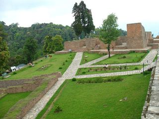 యుక్సోం - సన్యాసుల మఠం !