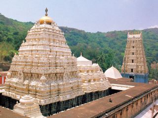 ఆంధ్ర ప్రదేశ్ లో ప్రముఖ పుణ్యక్షేత్రాల దర్శనం !