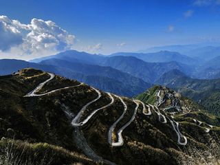 భారతదేశంలోని ప్రమాదకరమైన రోడ్డు మార్గాలు !