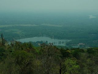 మలయత్తూర్ - అందమైన తోటలు, చర్చీలు !!