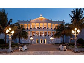 ప్రపంచంలోకెల్లా అత్యుత్తమ ప్యాలెస్ హోటల్‌ కు ఒక్కరోజు పర్యటన !