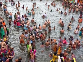 మహా కుంభ మేళా ఆ నాలుగు చోట్లే ఎందుకు జరుపుతారో తెలుసా?