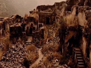 ఒక్క రాత్రిలో ఊరు మొత్తం ఖాళీ...