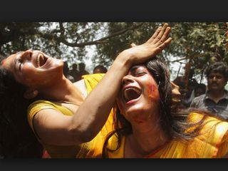 ఇక్కడ వివాహమైన మరుసటి రోజే వేలకొలది మహిళలు విధవలౌతారు మీకు తెలుసా?