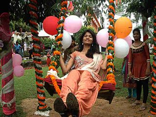 ఆ ఊరిలో అమ్మాయిలు పుష్పవతి అయితే ఏం చేస్తారో తెలుసా?