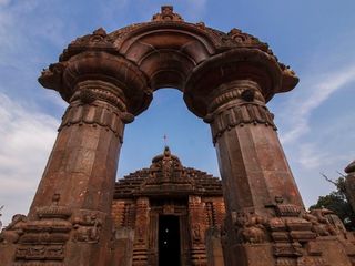 మీరు ఎక్కడికి వెళ్ళినా ఇటువంటి దేవాలయాన్ని ఎక్కడా చూడలేరు అంత విశేషం ఏంటో తెలుసా?