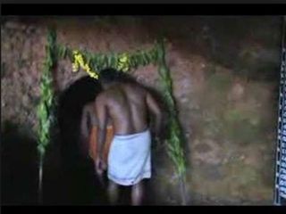 6 నెలలు భక్తులకు మిగిలిన 6 నెలలు దేవునికి మరియు ఋషులకు మాత్రమే ప్రవేశం.......