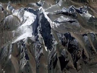 900 వందల ఏళ్లుగా.. ఈ పర్వతం ఎవరూ ఎక్కలేదు. దేవతలు శపిస్తారని ఎవరూ సాహసించలేదు !