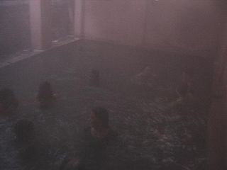 పుణ్య క్షేత్రం లో సాహస స్నానం !