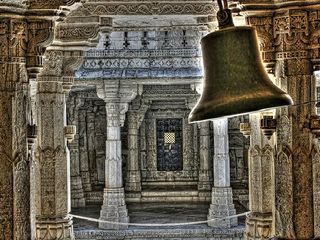 ఎన్నో వింతల అద్భుత ఆలయం !