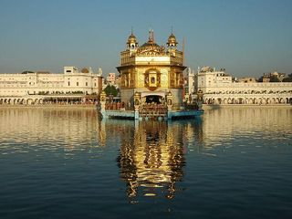 ఇండియాలో అత్యధికులు సందర్శించే పర్యాటక ప్రదేశాలు !