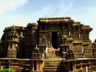 శిధిలాల మీదుగా ప్రయాణం !!